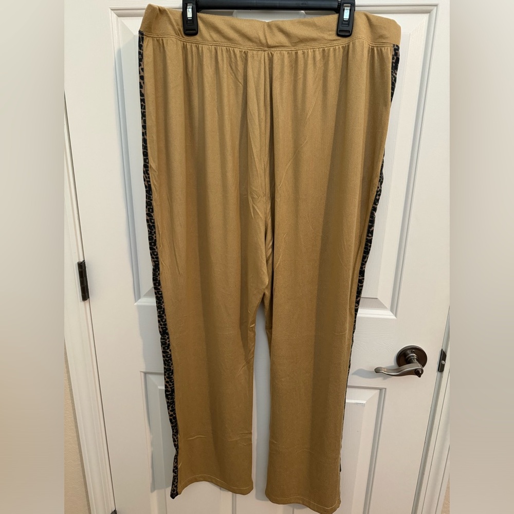 Retreat by Rhonda Shear NEW lounge pants camel tan leopard - Picture 4 of 5
